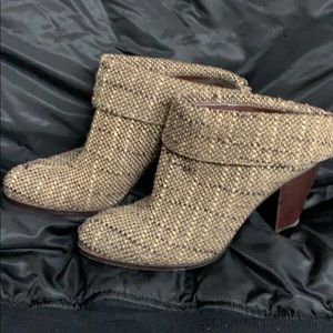 Stylish Tweed Ankle Boots